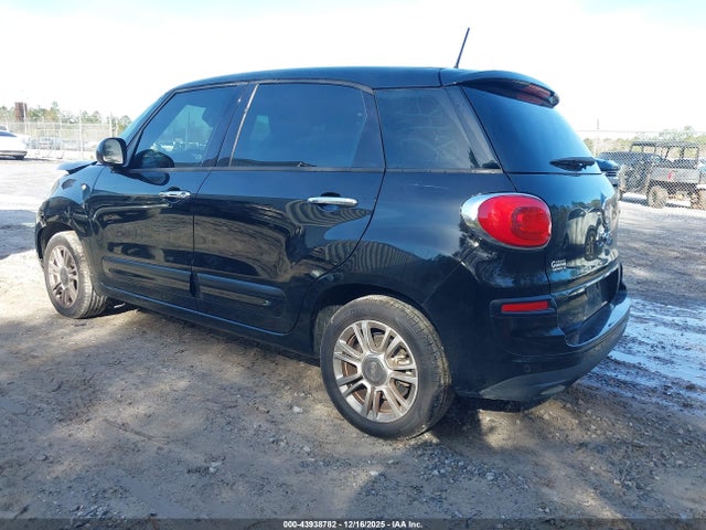 2018 FIAT 500L ZFBCFAAH8JZ041045 Photo 2