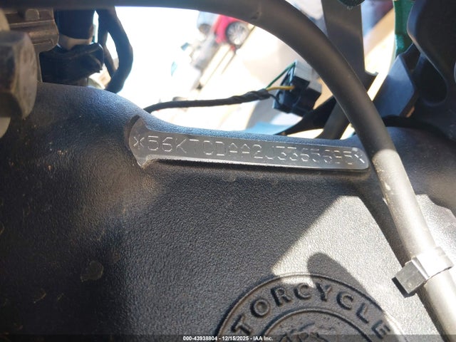 2018 INDIAN MOTORCYCLE CO. CHIEFTAIN 56KTCDAA2J3365695 Photo 9