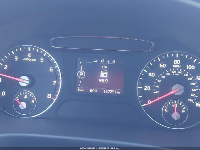 5XYPG4A55GG116147 KIA Sorento 3.3l Lx