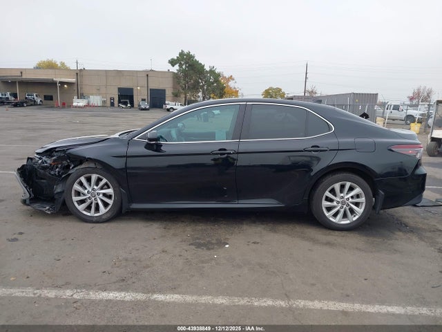 4T1R11AK1PU736678 Toyota CAMRY LE