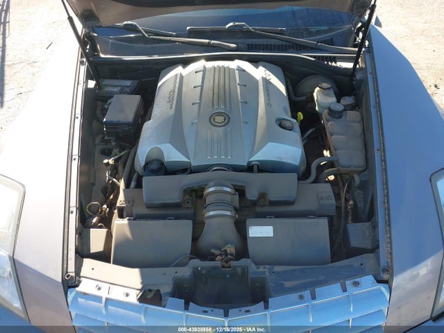 43938958 :رقم المزاد ، 1G6YV34AX55601647 vin ، 2005 Cadillac Xlr Standard مزاد بيع