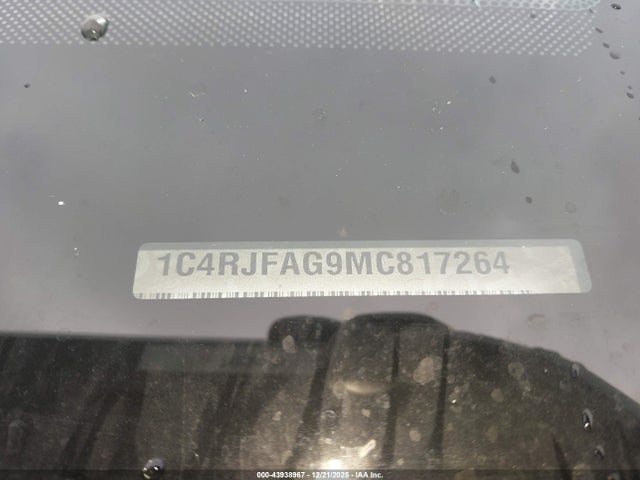 1C4RJFAG9MC817264 Jeep Grand Cherokee Laredo X 4x4