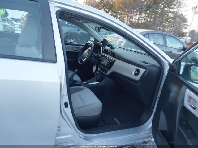 2018 TOYOTA COROLLA 2T1BURHE1JC096472 Photo 4