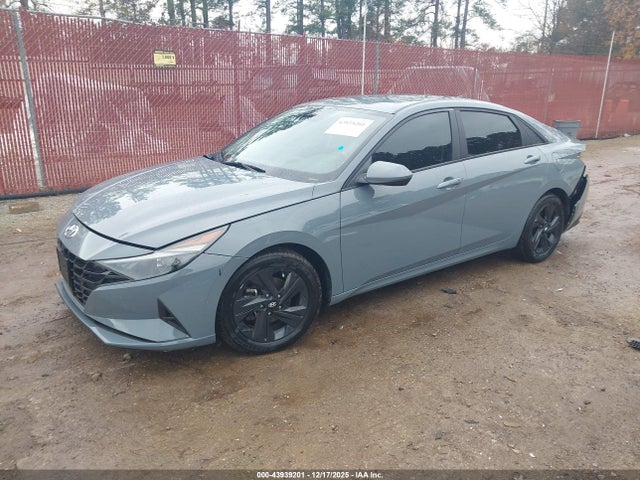 KMHLS4AG6MU132717 Hyundai ELANTRA SEL