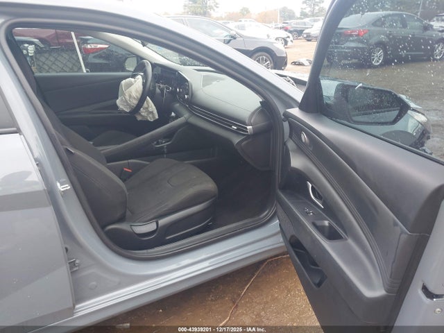 KMHLS4AG6MU132717 Hyundai ELANTRA SEL