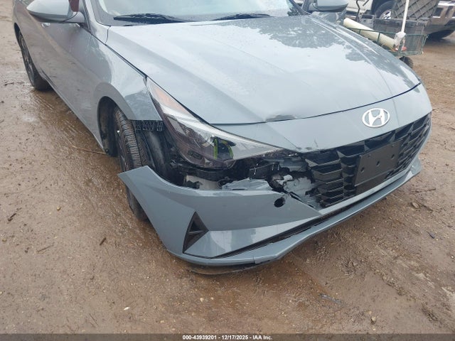 KMHLS4AG6MU132717 Hyundai ELANTRA SEL