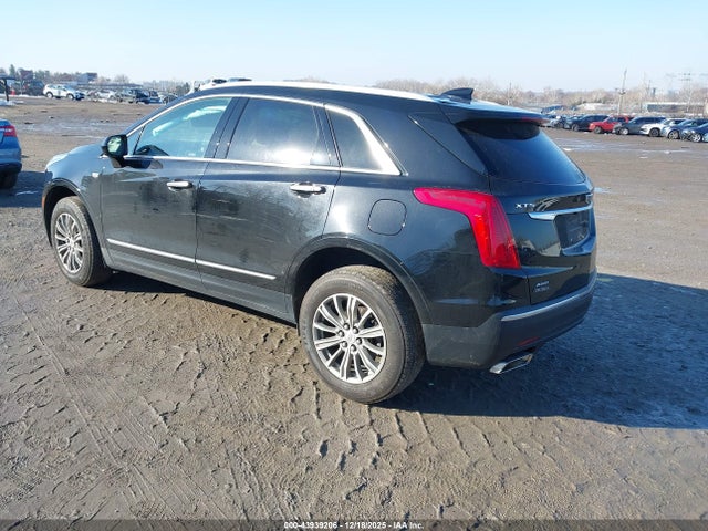2018 CADILLAC XT5 1GYKNDRS1JZ182417 Photo 2