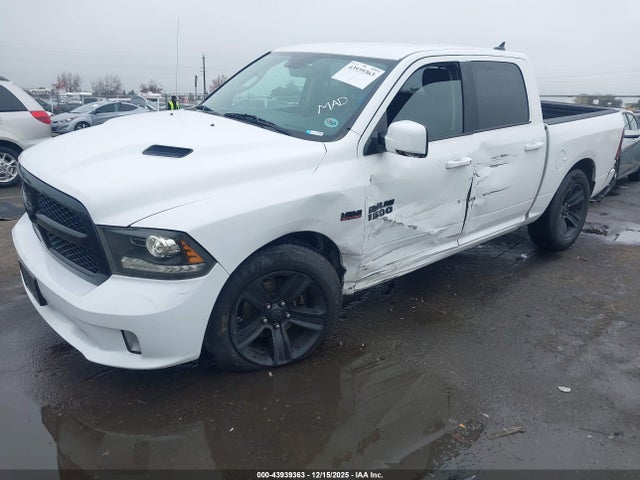 1C6RR7MTXHS851238 RAM 1500 Night 4x4 5&#039;7 Box