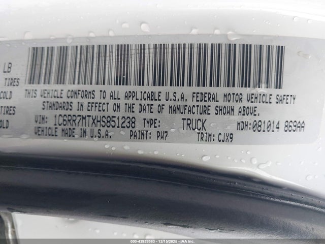 1C6RR7MTXHS851238 RAM 1500 Night 4x4 5&#039;7 Box