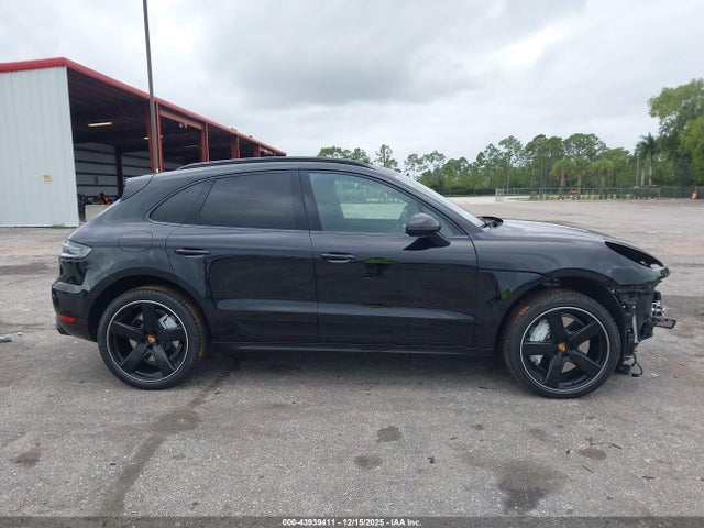 Porsche Macan Turbo 2021 WP1AF2A51MLB60223 Image 14