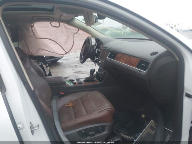 2013 VOLKSWAGEN TOUAREG WVGEP9BP0DD003331 Photo 4