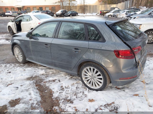 2016 AUDI A3 E-TRON WAUUPBFF0GA091891 Photo 2