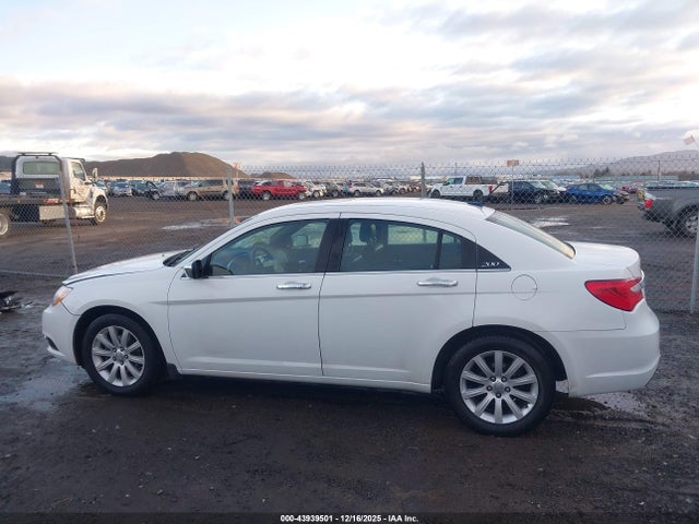 Chrysler 200 Limited 2014 1C3CCBCB8EN134105 Image 15