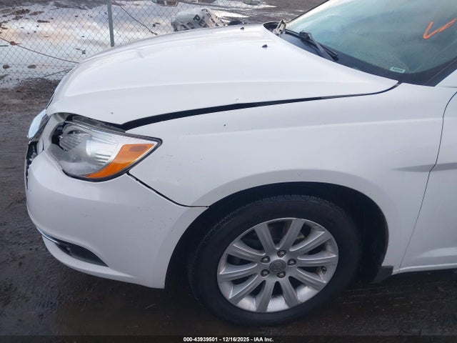 Chrysler 200 Limited 2014 1C3CCBCB8EN134105 Image 19