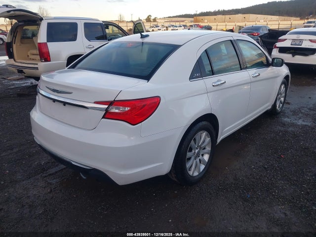 Chrysler 200 Limited 2014 1C3CCBCB8EN134105 Image 4