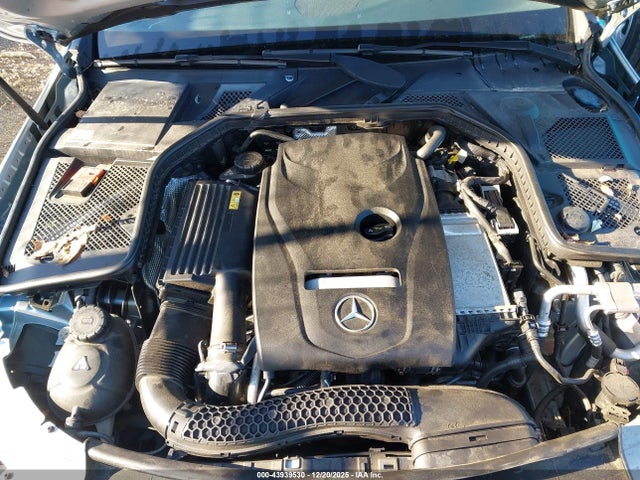 2015 Mercedes-benz C 300 Luxury 4matic მანქანა იყიდება აუქციონზე, vin: 55SWF4KB3FU087920, აუქციონის ნომერი: 43939530