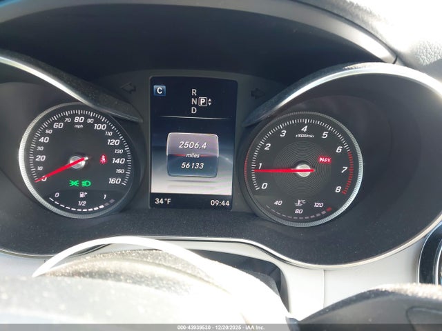 2015 Mercedes-benz C 300 Luxury 4matic მანქანა იყიდება აუქციონზე, vin: 55SWF4KB3FU087920, აუქციონის ნომერი: 43939530