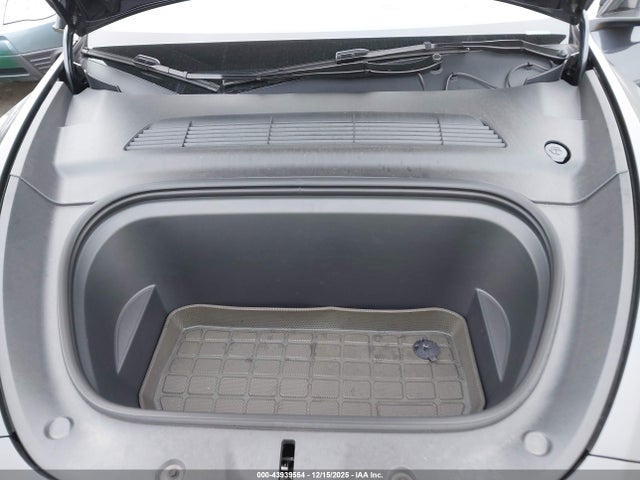 2024 TESLA MODEL Y 7SAYGDEE0RF984228 Photo 9