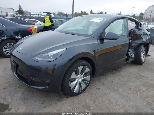 2024 TESLA MODEL Y 7SAYGDEE0RF984228 Photo 1