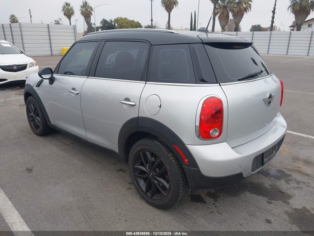 2012 MINI COOPER COUNTRYMAN WMWZB3C51CWM03977 Photo 2