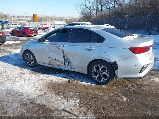 43939639 :رقم المزاد ، 3KPF24AD9LE220763 vin ، 2020 Kia Forte Lxs مزاد بيع