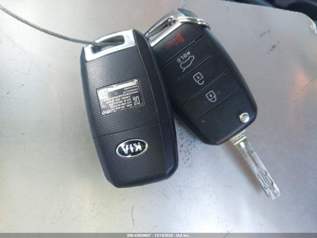 KIA SOUL + 2016 KNDJP3A57G7262319 Image 11