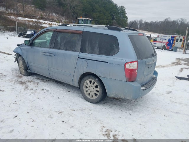 2009 KIA SEDONA KNDMB233596305582 Photo 2