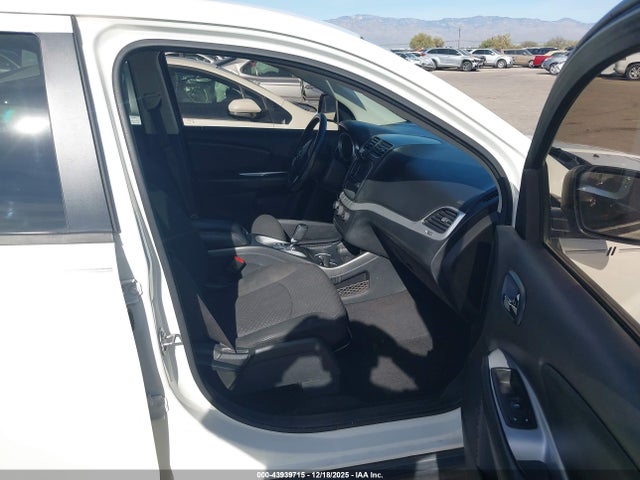 3C4PDCAB7JT521418 Dodge JOURNEY SE