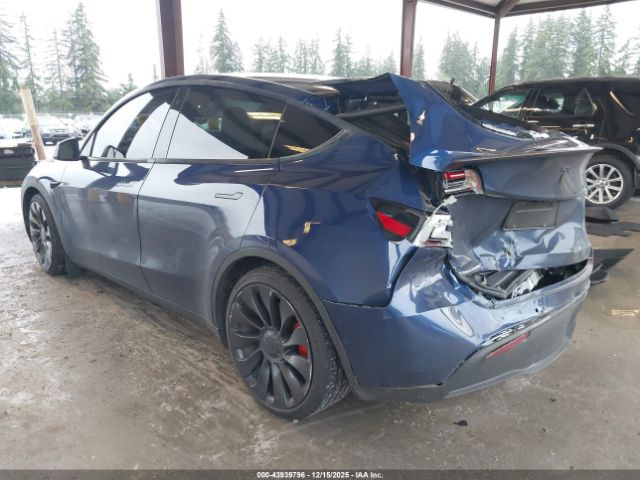 2022 TESLA MODEL Y 7SAYGDEF5NF405995 Photo 2