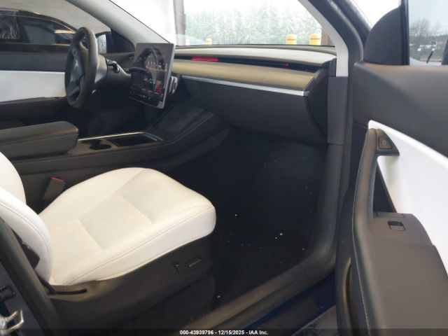 2022 TESLA MODEL Y 7SAYGDEF5NF405995 Photo 4
