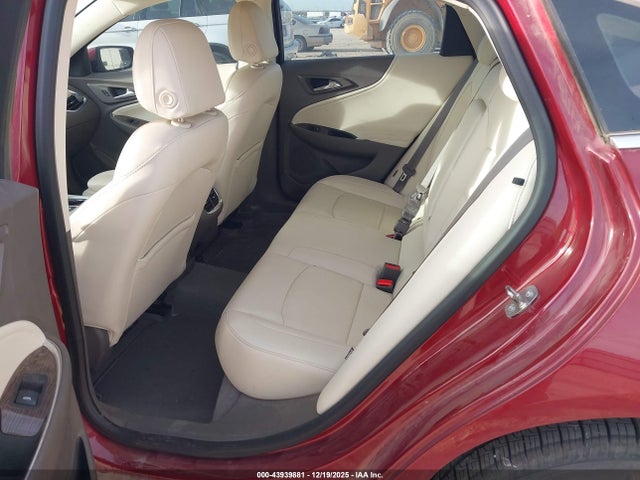 1G1ZD5ST8KF157297 Chevrolet MALIBU LT