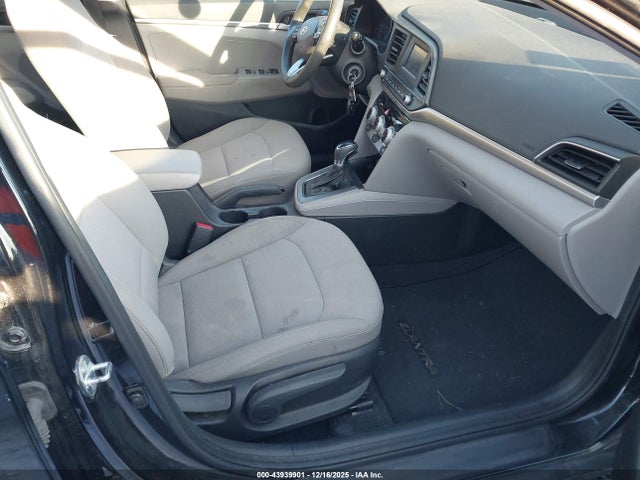 Продаж на аукціоні авто 2019 Hyundai Elantra Se, vin: 5NPD74LF9KH497107, номер лоту: 43939901