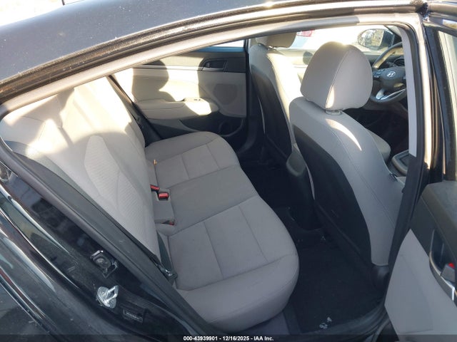 Продаж на аукціоні авто 2019 Hyundai Elantra Se, vin: 5NPD74LF9KH497107, номер лоту: 43939901