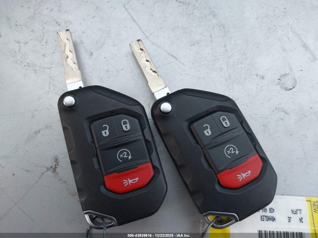 1C4PJXEN6RW282728 Jeep Wrangler 4-door Sahara 4x4