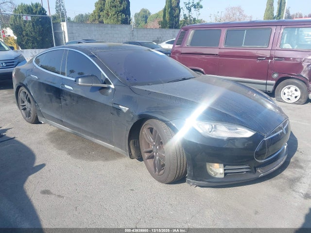 2013 TESLA MODEL S 5YJSA1DN1DFP07973 Photo 0