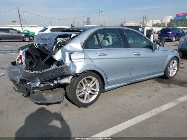 2013 MERCEDES-BENZ C 250 WDDGF4HB9DR256350 Photo 3