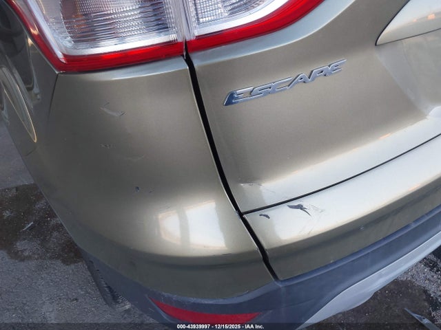 2014 Ford Escape Se მანქანა იყიდება აუქციონზე, vin: 1FMCU0GX5EUA44513, აუქციონის ნომერი: 43939997