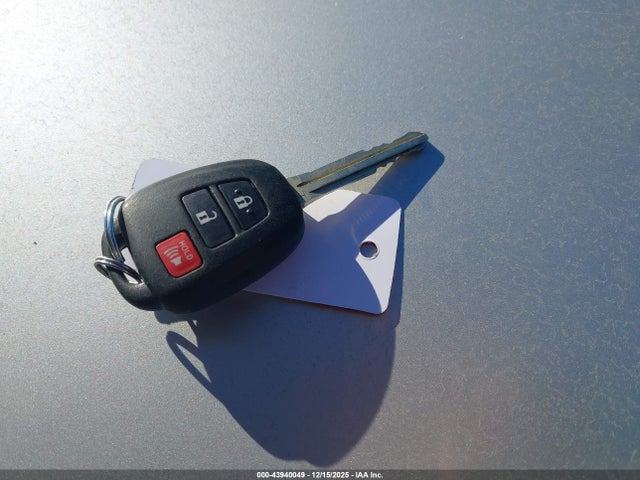 JTDKDTB38G1123619 Toyota Prius C Two