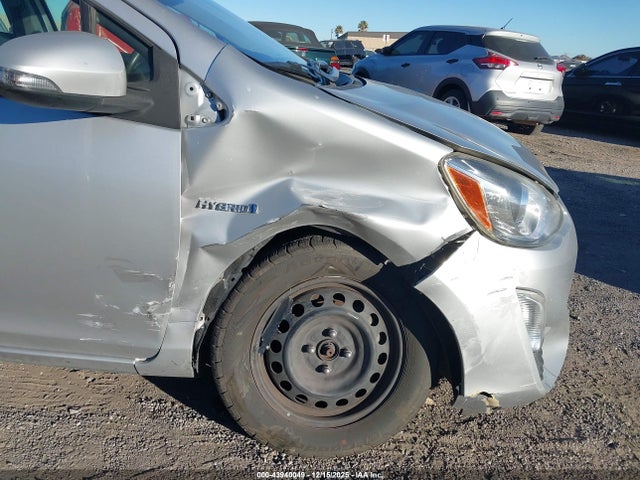 JTDKDTB38G1123619 Toyota Prius C Two