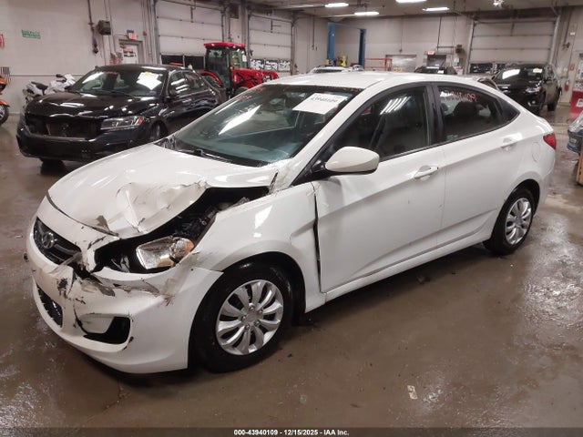 Продажа на аукционе авто 2015 Hyundai Accent Gls, vin: KMHCT4AE5FU914294, номер лота: 43940109