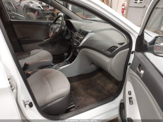 Продажа на аукционе авто 2015 Hyundai Accent Gls, vin: KMHCT4AE5FU914294, номер лота: 43940109