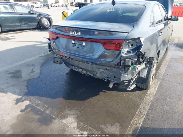 3KPF54AD9PE658194 KIA Forte Gt-line