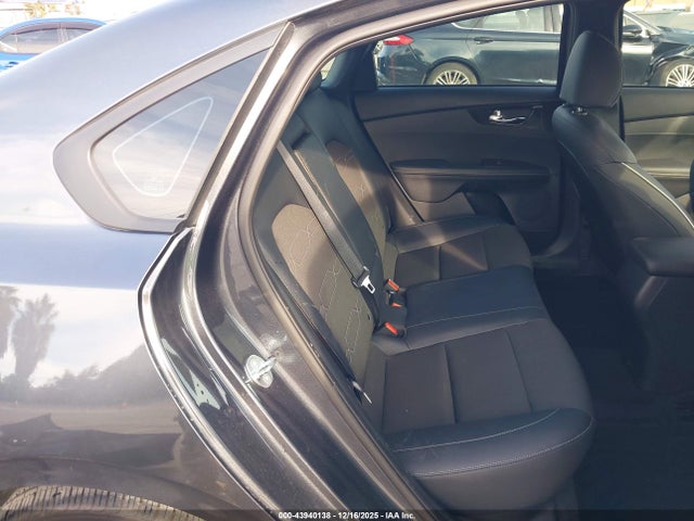 3KPF54AD9PE658194 KIA Forte Gt-line