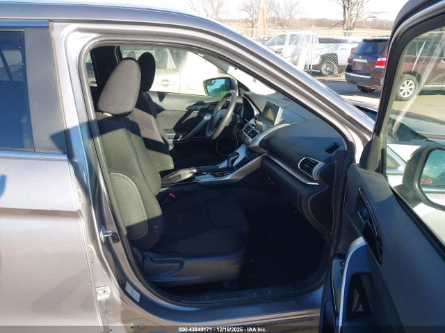 2019 MITSUBISHI ECLIPSE CROSS JA4AT4AA6KZ032986 Photo 4