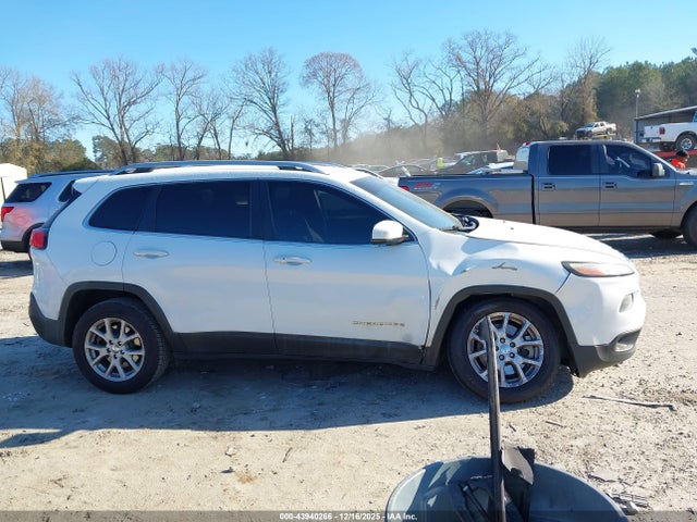 1C4PJLCS4GW293676 Jeep Cherokee Latitude