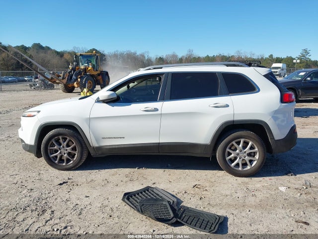 1C4PJLCS4GW293676 Jeep Cherokee Latitude