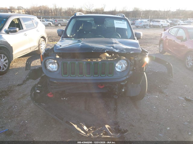 43940295 :رقم المزاد ، ZACCJBCT8FPC46292 vin ، 2015 Jeep Renegade Trailhawk مزاد بيع