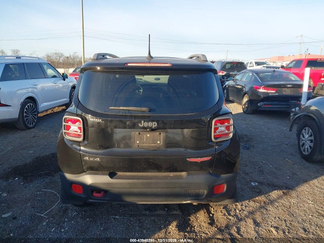 43940295 :رقم المزاد ، ZACCJBCT8FPC46292 vin ، 2015 Jeep Renegade Trailhawk مزاد بيع