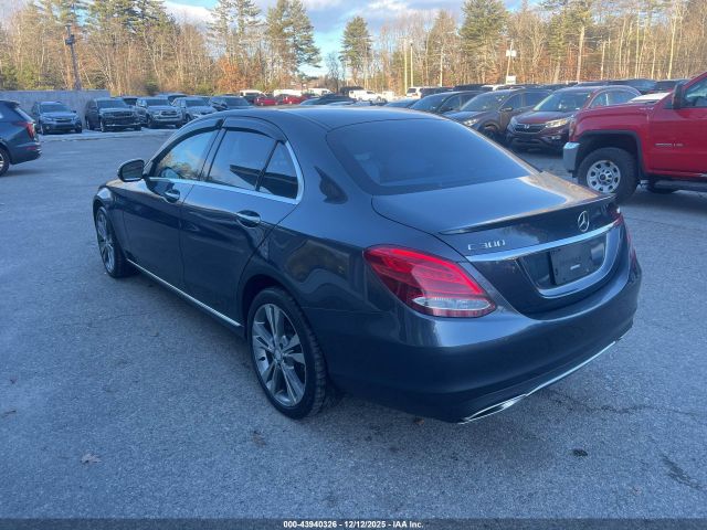 2016 MERCEDES-BENZ C 300 WDDWF4KB1GR163573 Photo 2