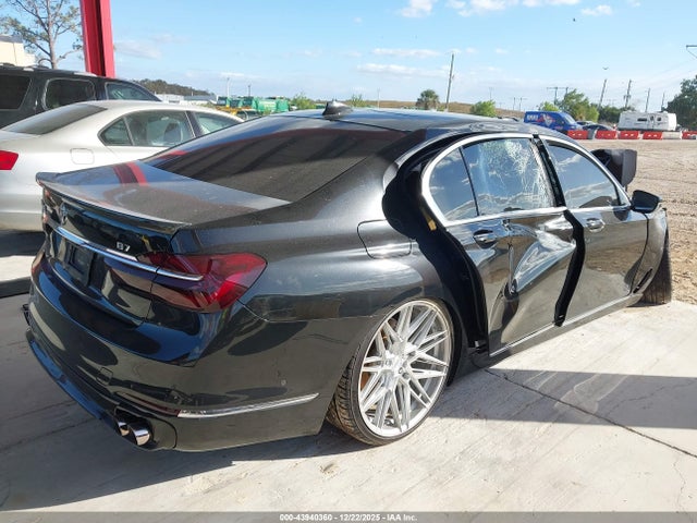 Продажа на аукционе авто 2016 Bmw 750i Xdrive, vin: WBA7F2C54GG418110, номер лота: 43940360